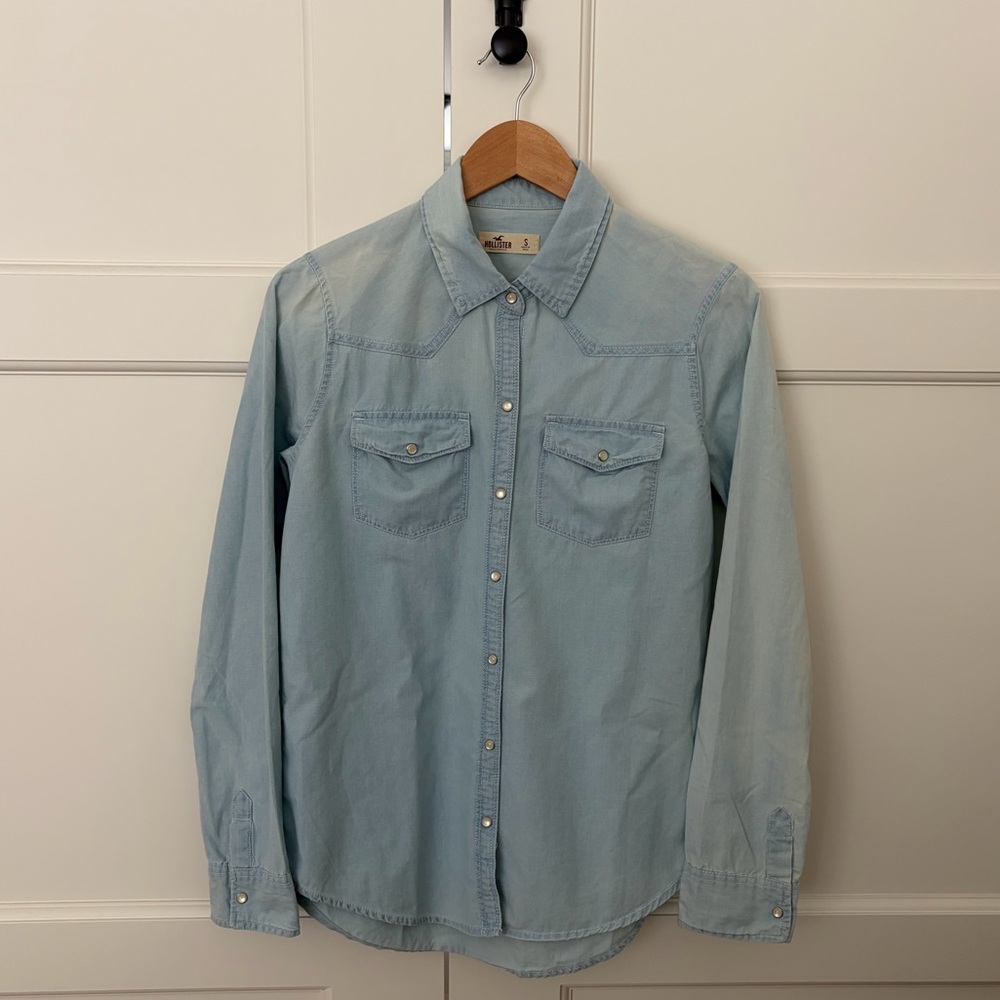 Hollister Light Blue Button Down Shirt Small Snap Front